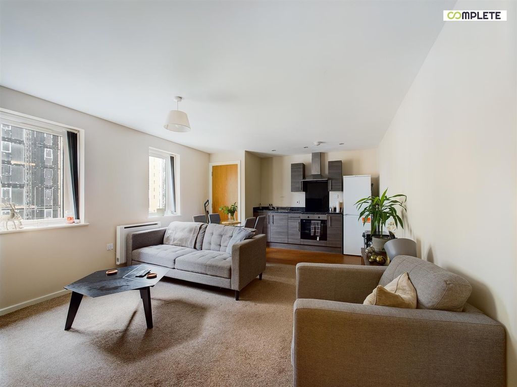 Property photo 2 of 20 Cam01231G0-Pr0031-Still001.Jpg