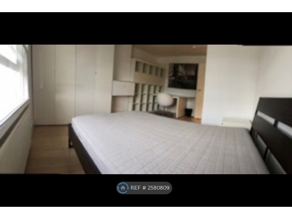 Property photo 2 of 11 Bedroom 1