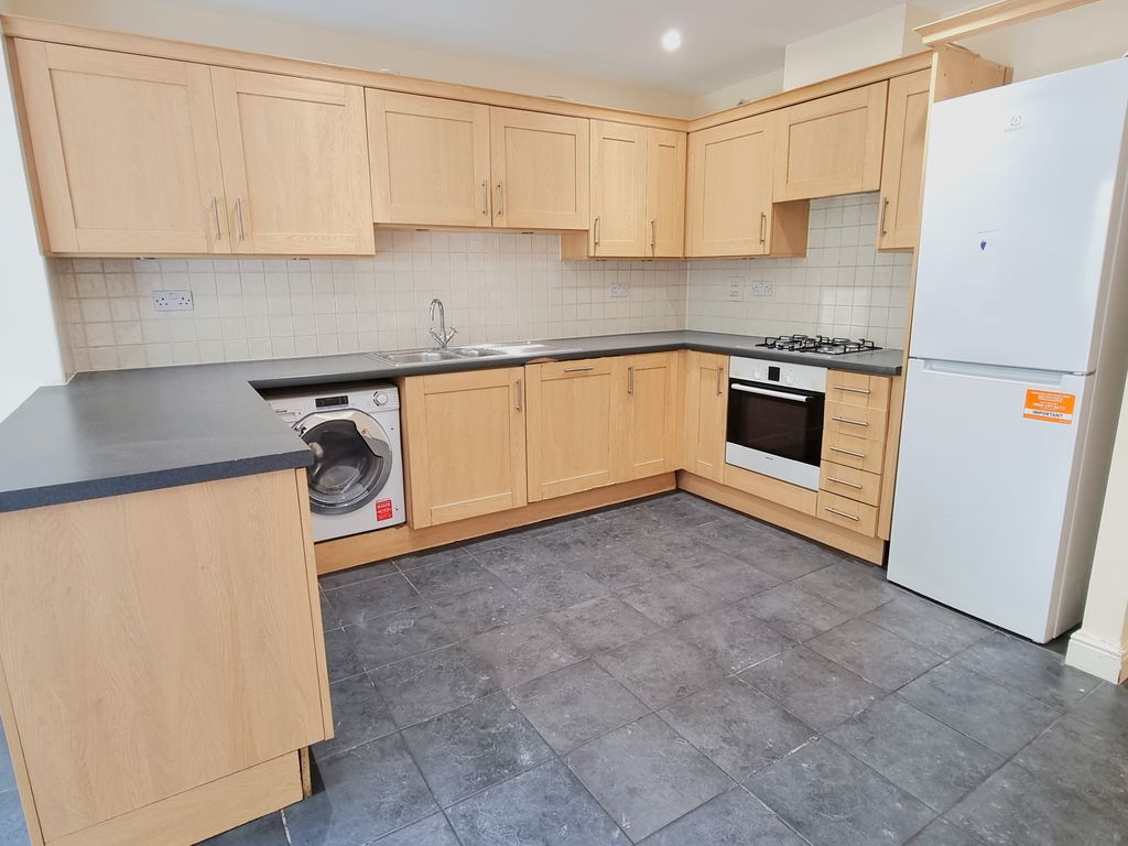 Property photo 2 of 26