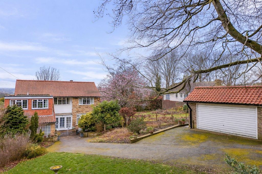 Property photo 1 of 30