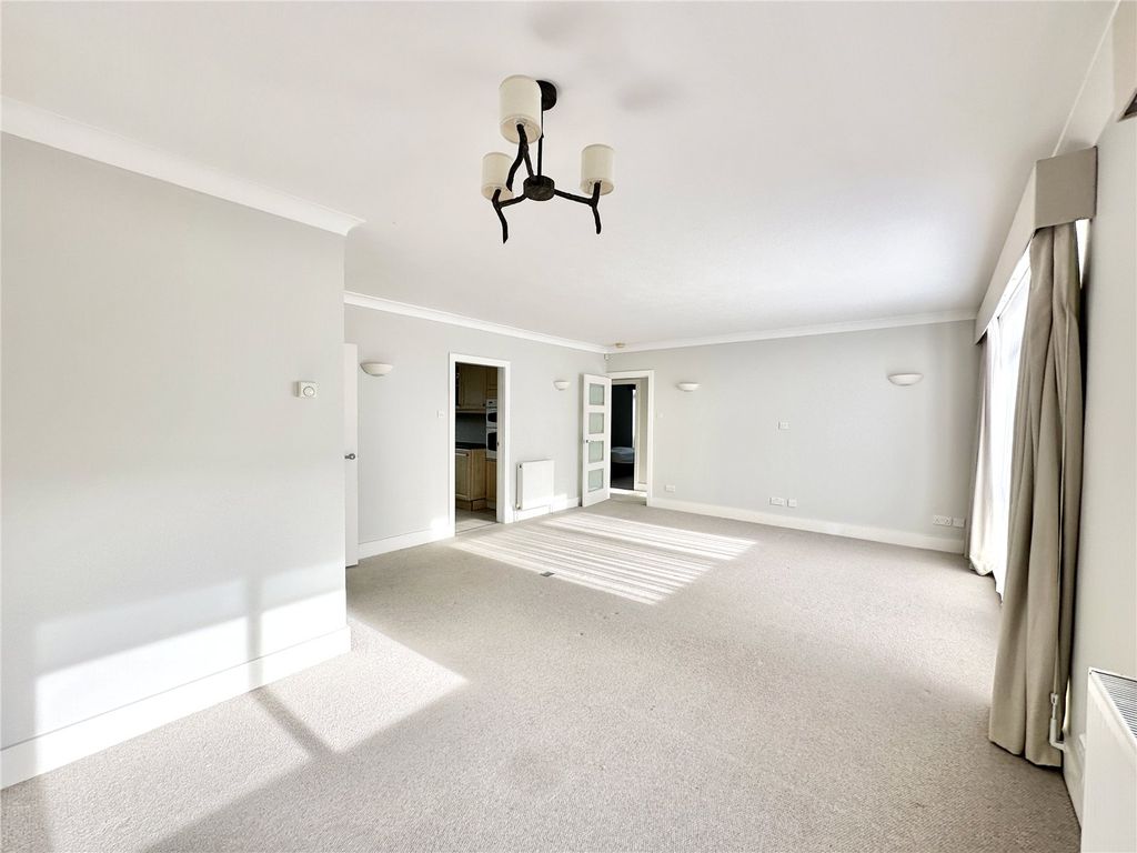 Property photo 2 of 12 Picture No. 15