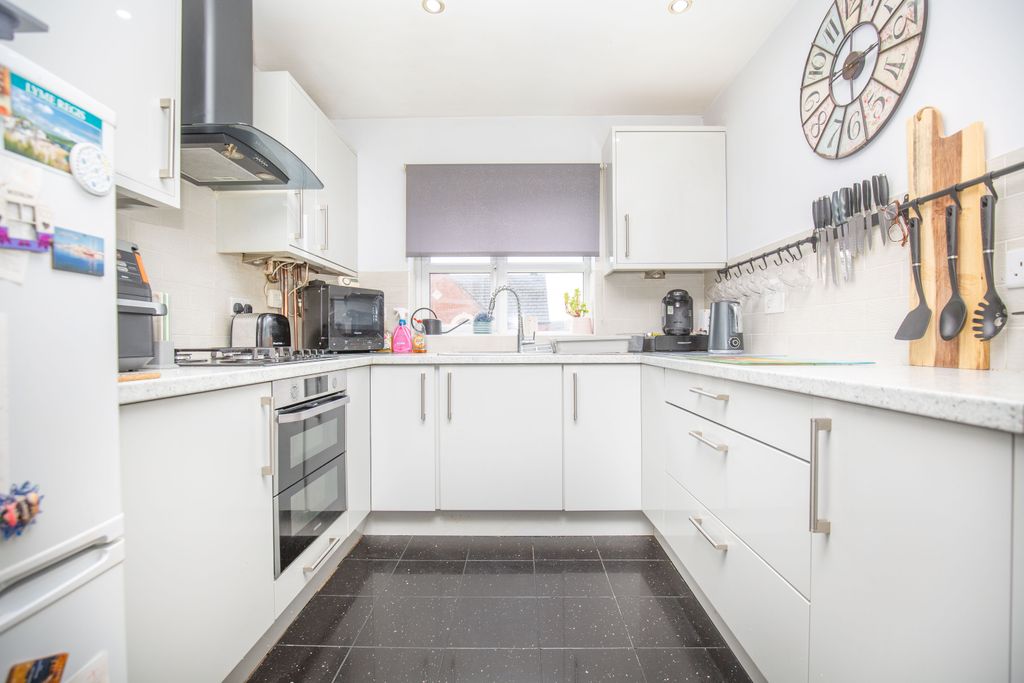 Property photo 3 of 18 Mw26-2948