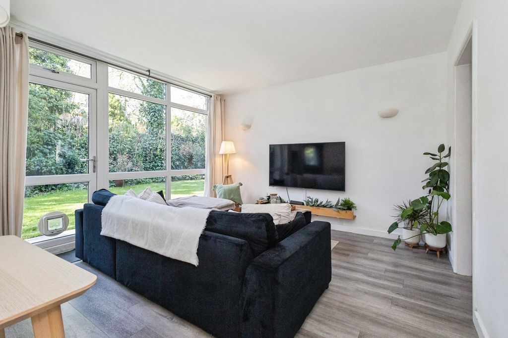 Property photo 3 of 23 Pbox-Img.Jpg