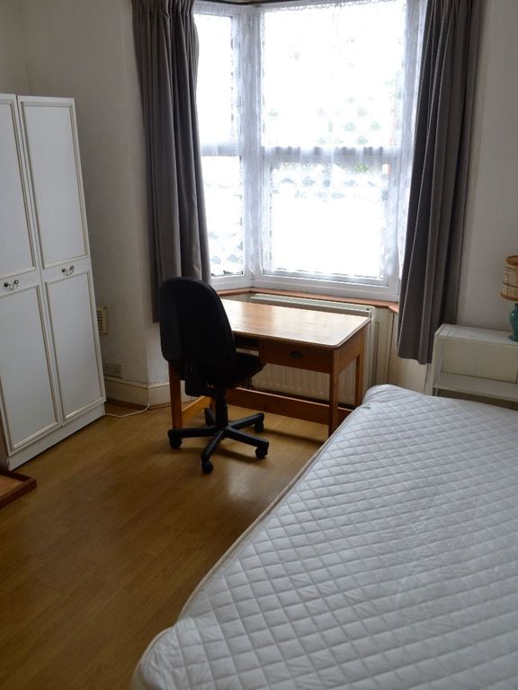 Property photo 2 of 10 Bedroom 1