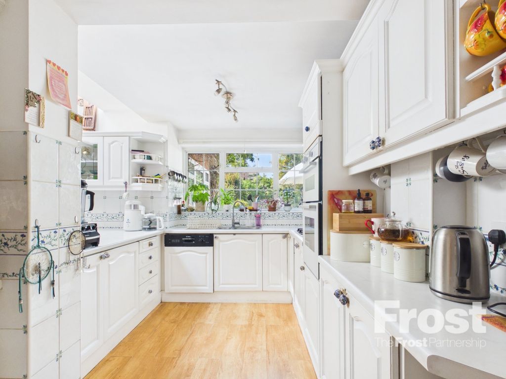 Property photo 2 of 5 Shared Kitchen