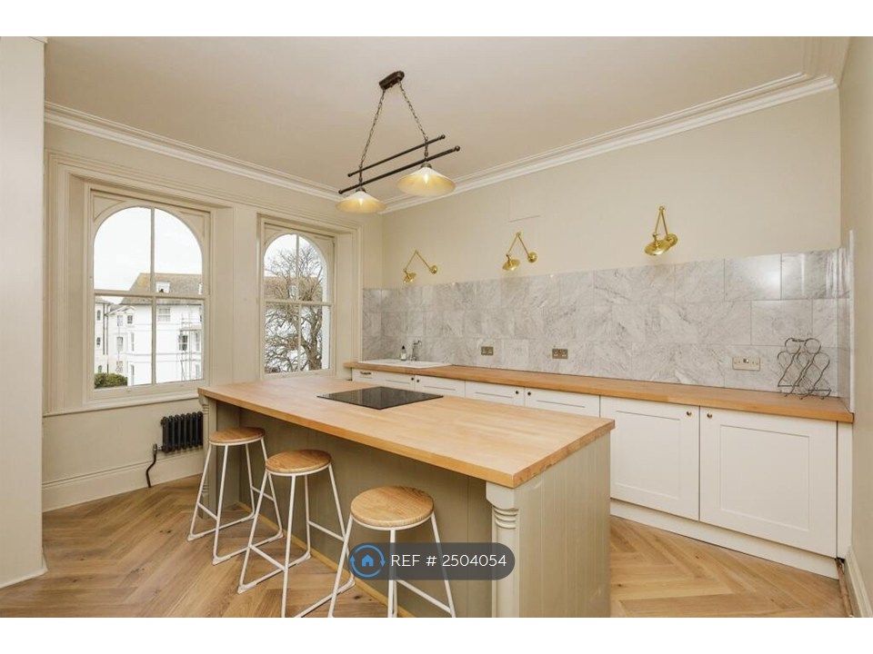Property photo 2 of 14 Kitchen