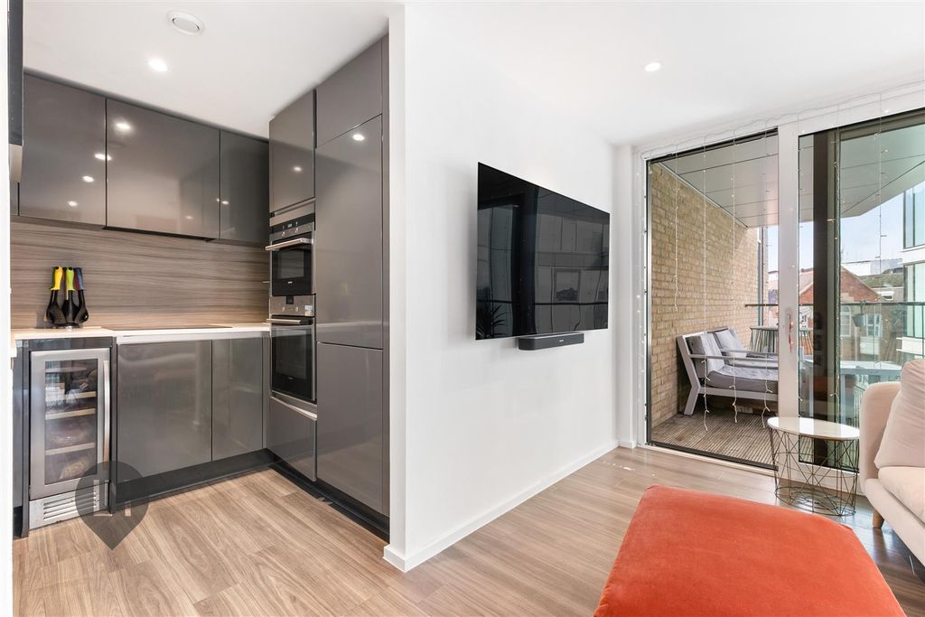 Property photo 2 of 6 Living/Dining/Kitchen