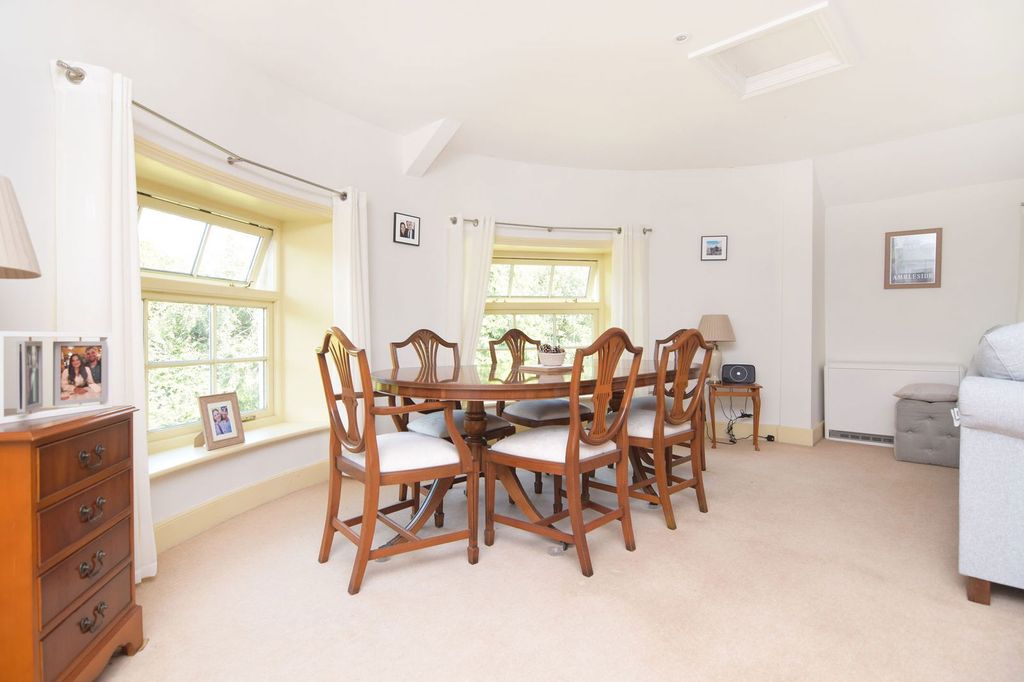 Property photo 3 of 19