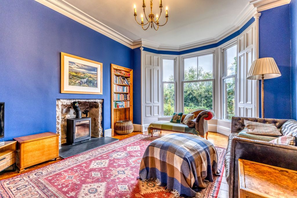 Property photo 3 of 23