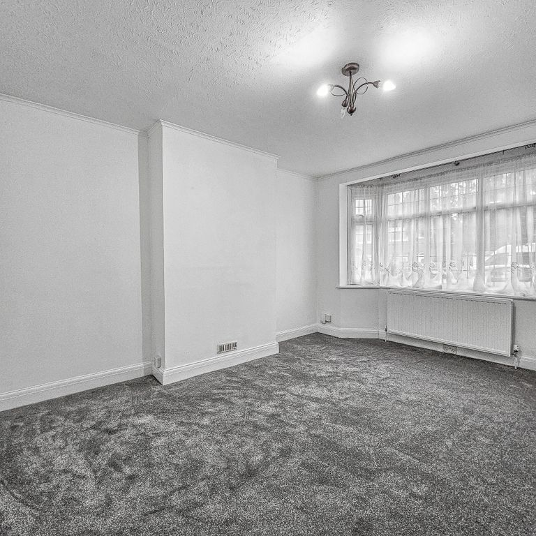 Property photo 3 of 15 Living Room