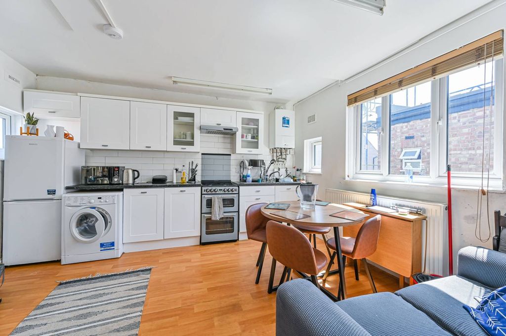 Property photo 2 of 5