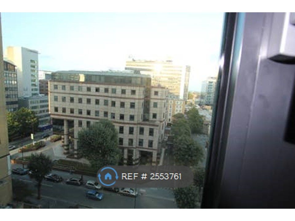 Property photo 3 of 10 Close To East Croydon Station