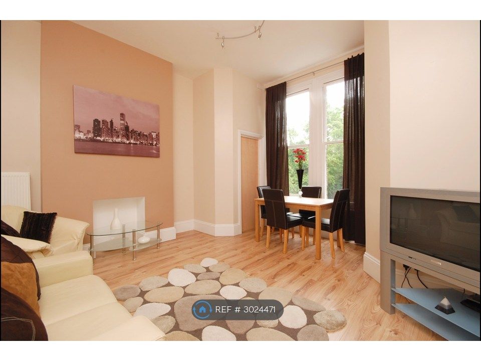 Property photo 1 of 12 Living Room
