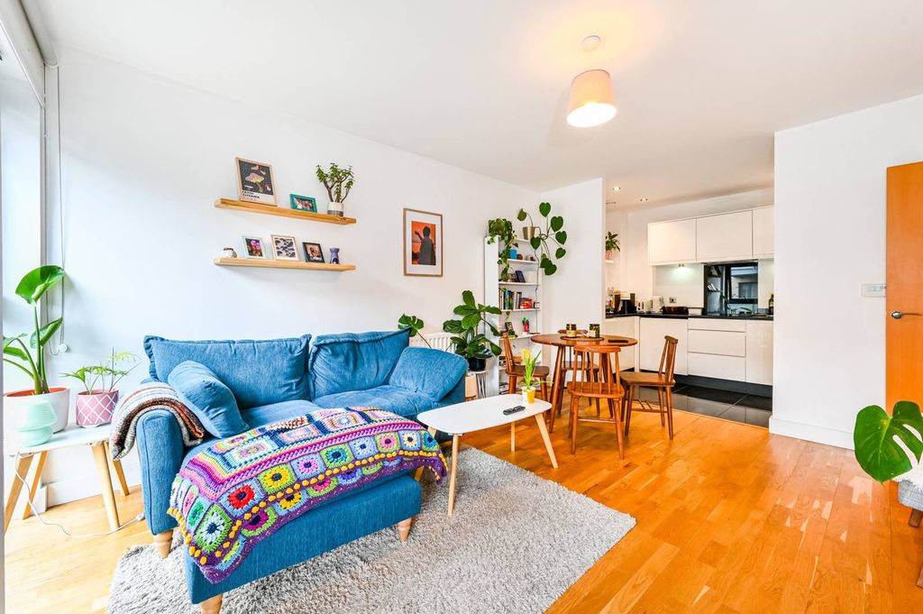 Property photo 3 of 13