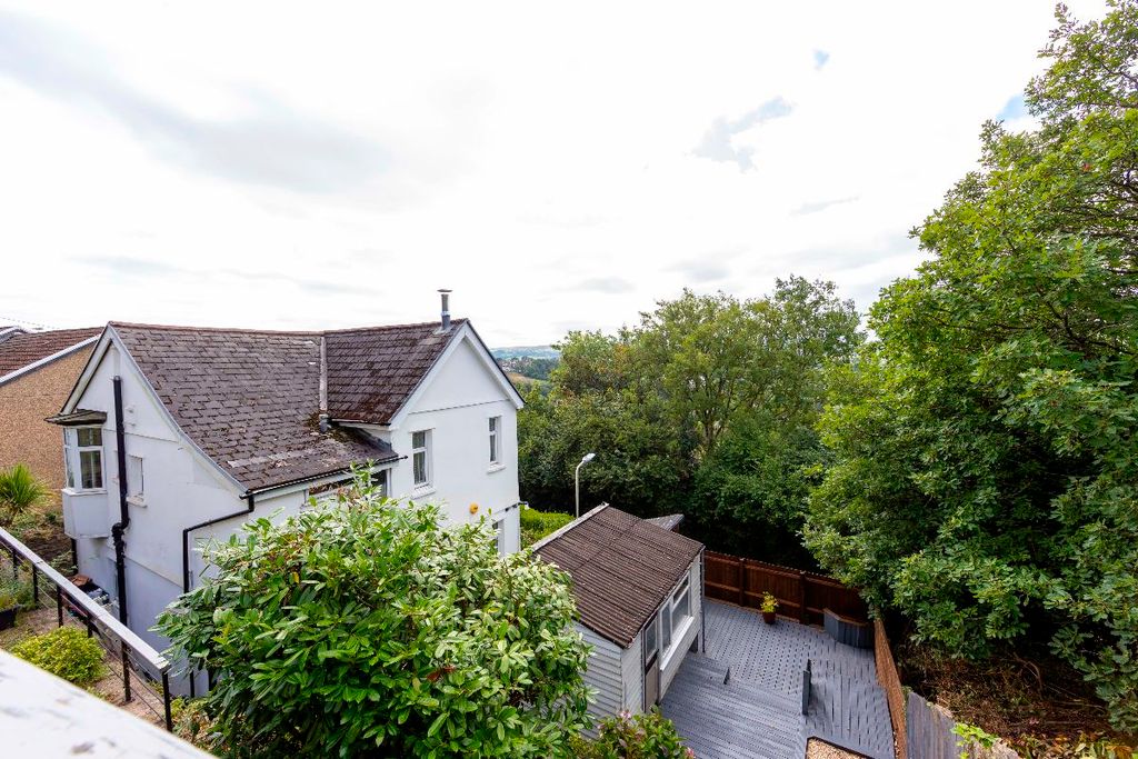 Property photo 2 of 51