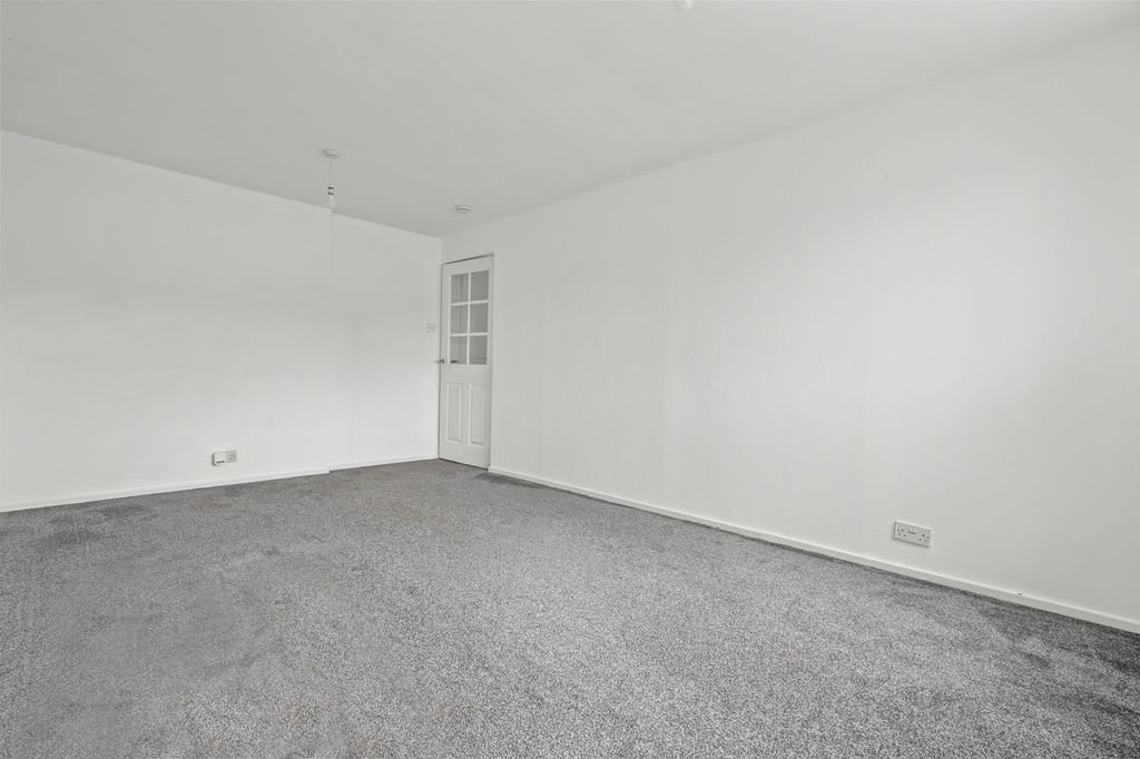 Additional image 5 of 2 bed flat for saleWallace Court, Grangemouth FK3