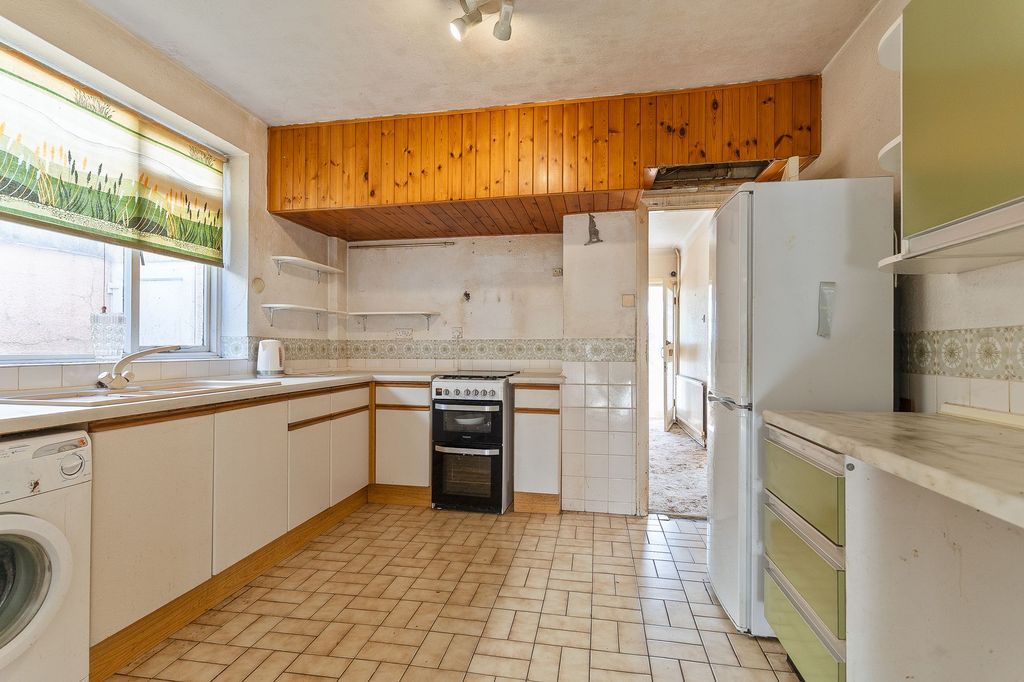 Property photo 2 of 23