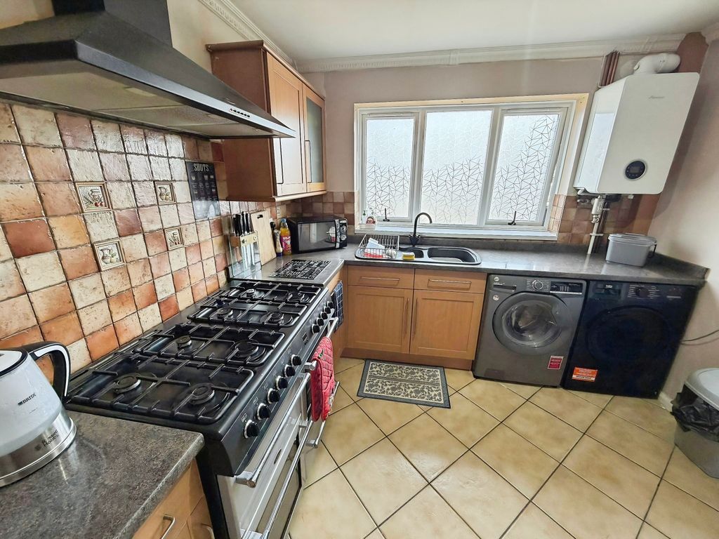 Property photo 3 of 23 386Ca873-Img_0703