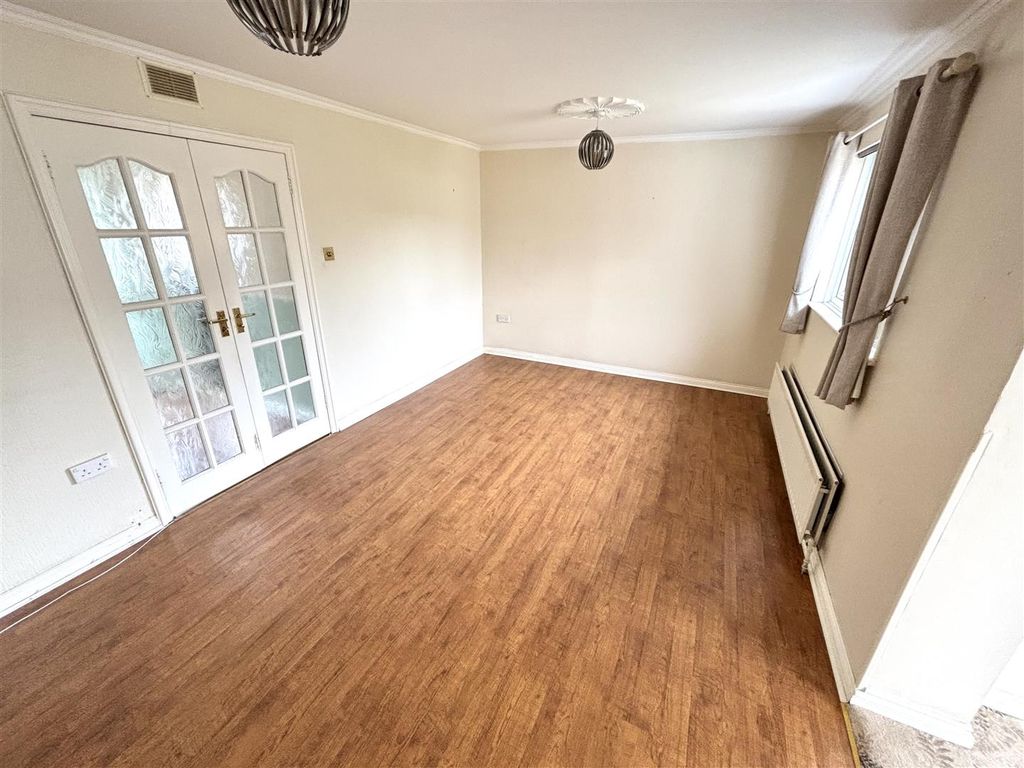 Property photo 3 of 12 Living Room