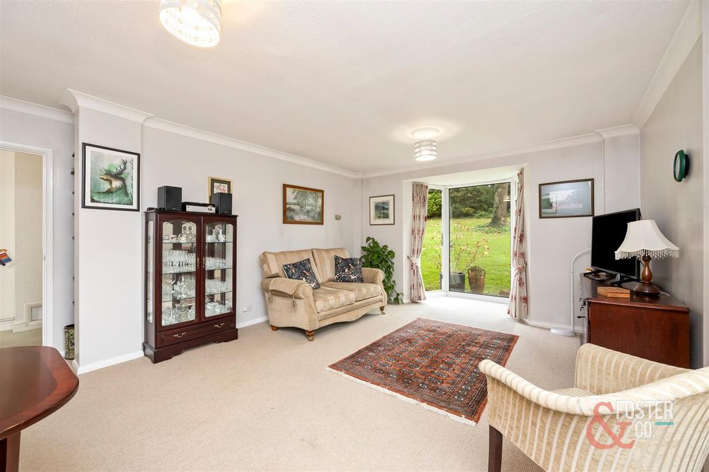 Property photo 3 of 24 Varndean Drive, Monterey Court, 4-008.Jpg