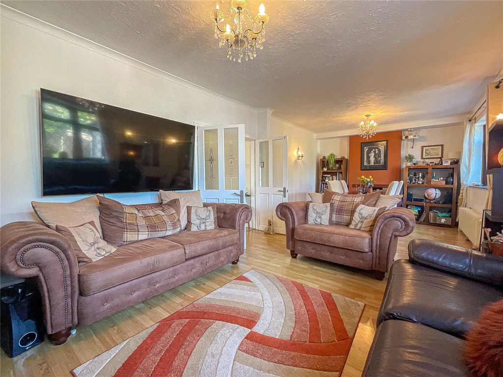 Property photo 3 of 44 Picture No. 12