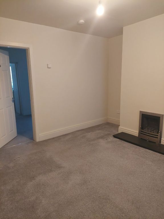 Property photo 3 of 22 Picture No. 05