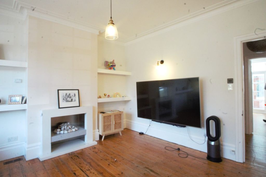 Property photo 3 of 41
