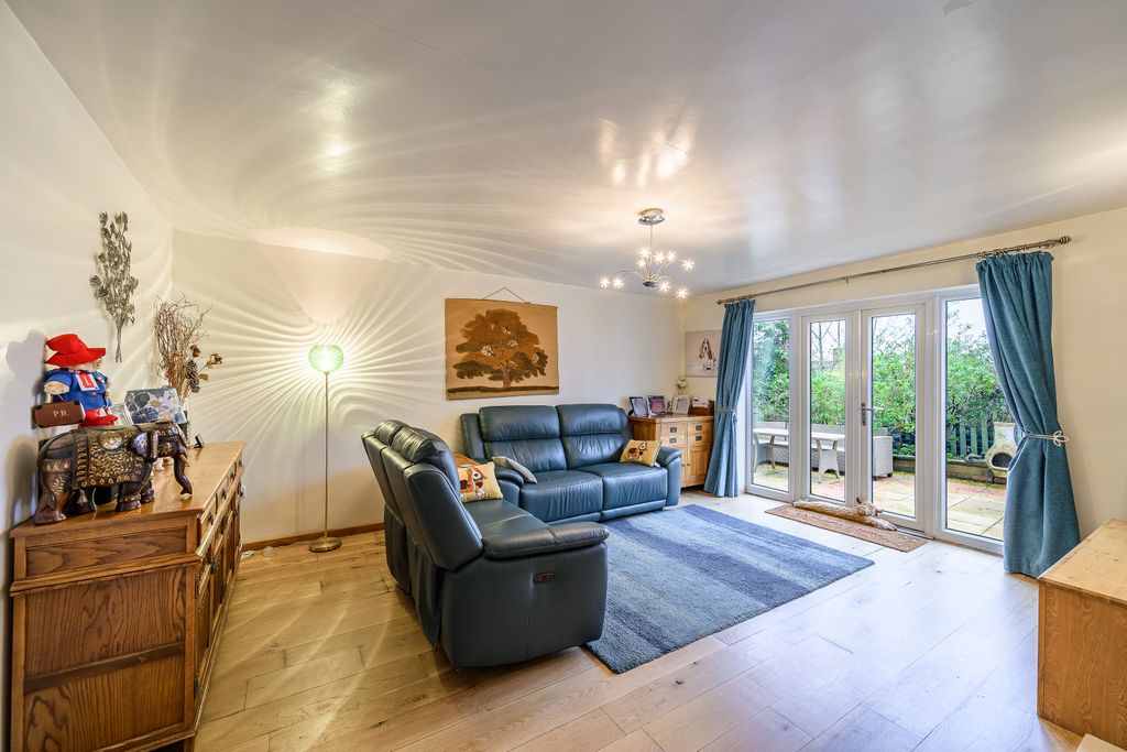 Property photo 2 of 33