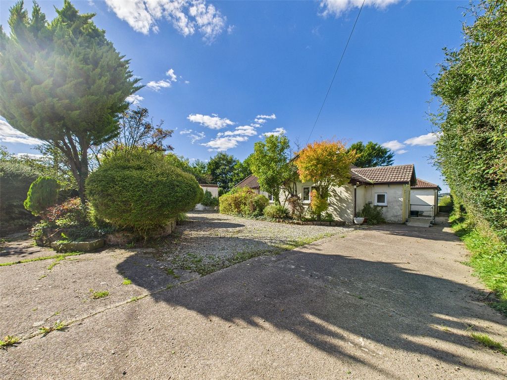 Property photo 3 of 28 Driveway