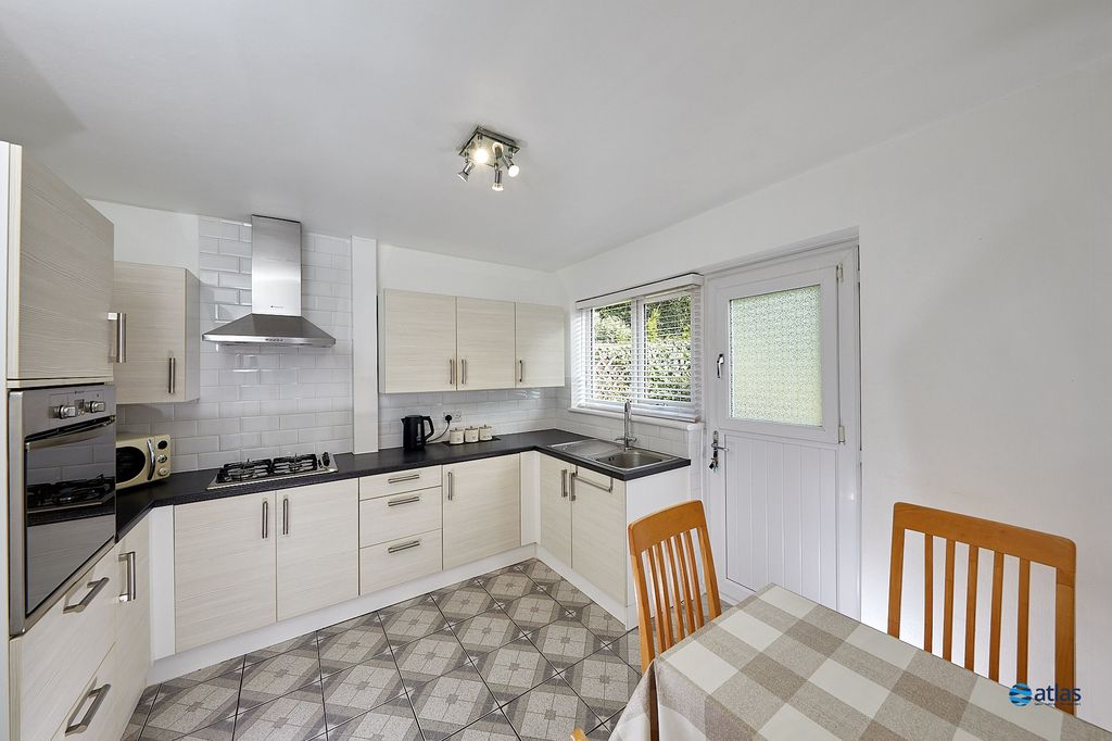 Property photo 2 of 16 Kitchen