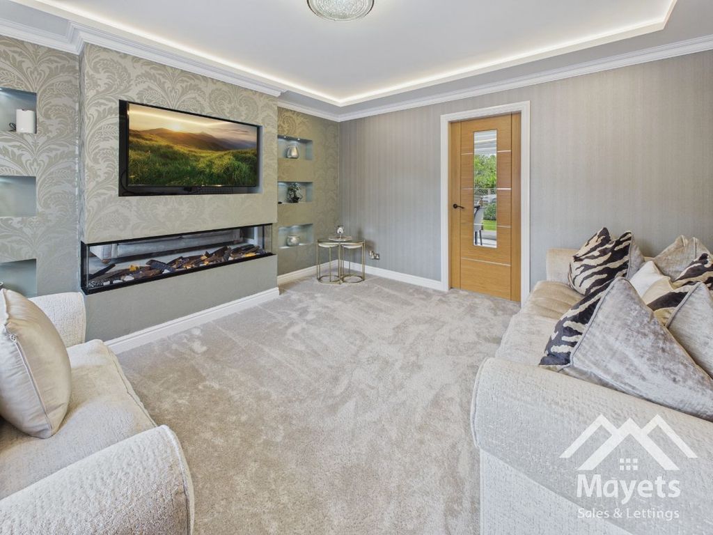 Property photo 2 of 54