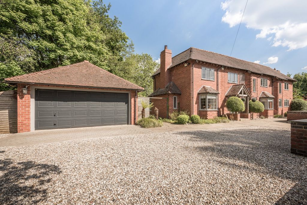 Property photo 2 of 77
