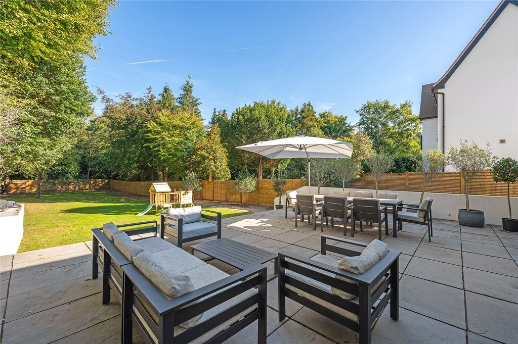 Property photo 2 of 16 Picture No. 21