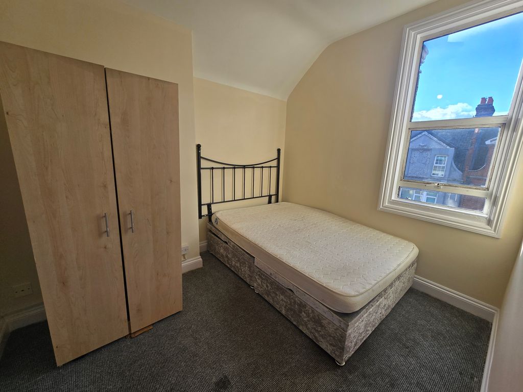 Property photo 3 of 4