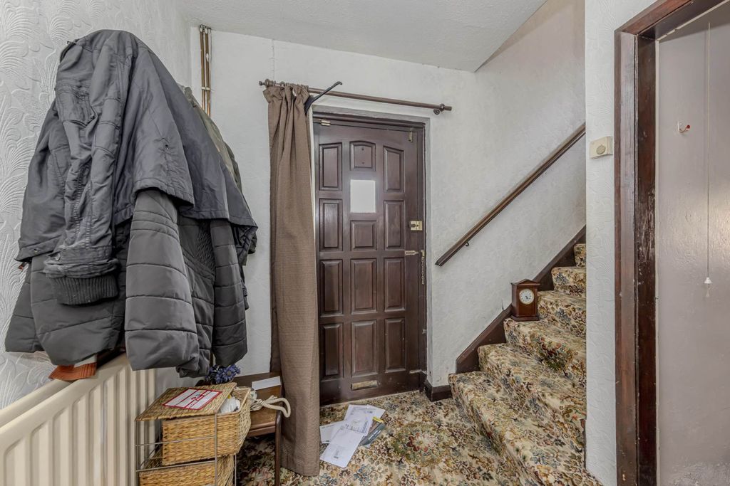 Property photo 2 of 22