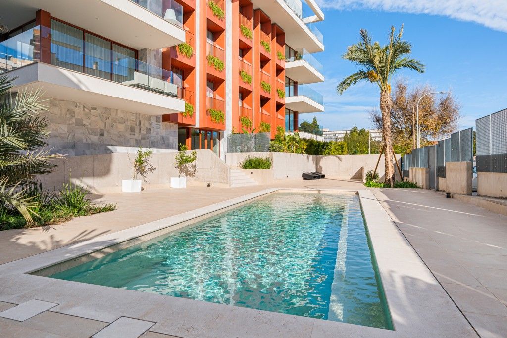 Property photo 1 of 14 Swimming Pool