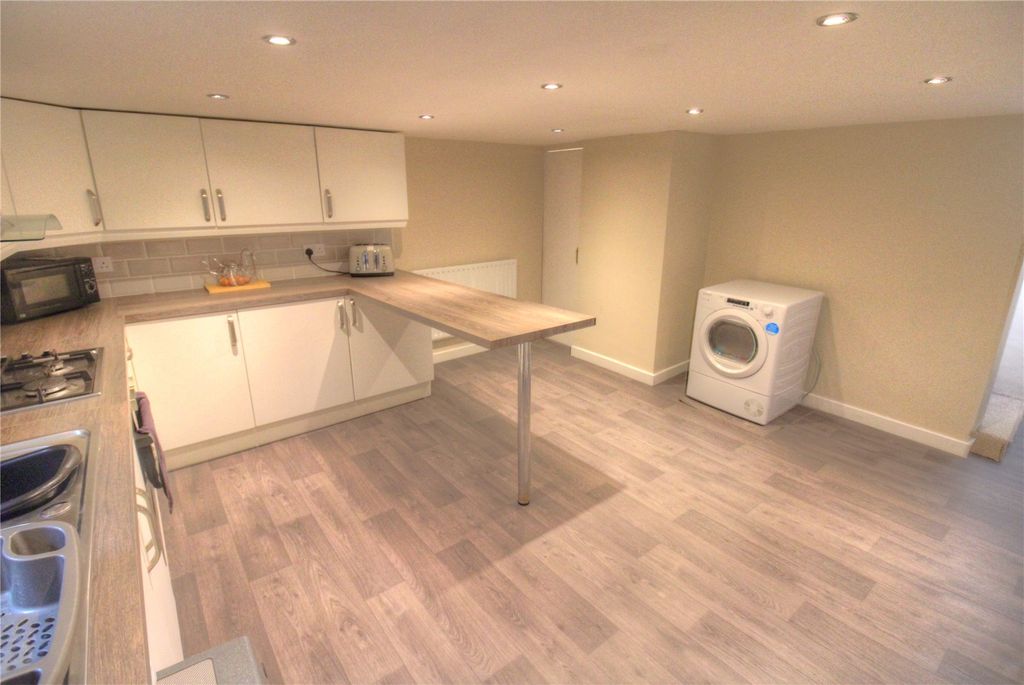 Property photo 3 of 8 Picture No. 04