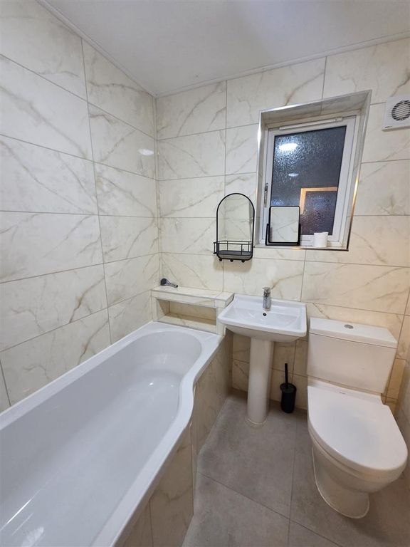 Property photo 3 of 11 Bromford Crescent 11.Jpg