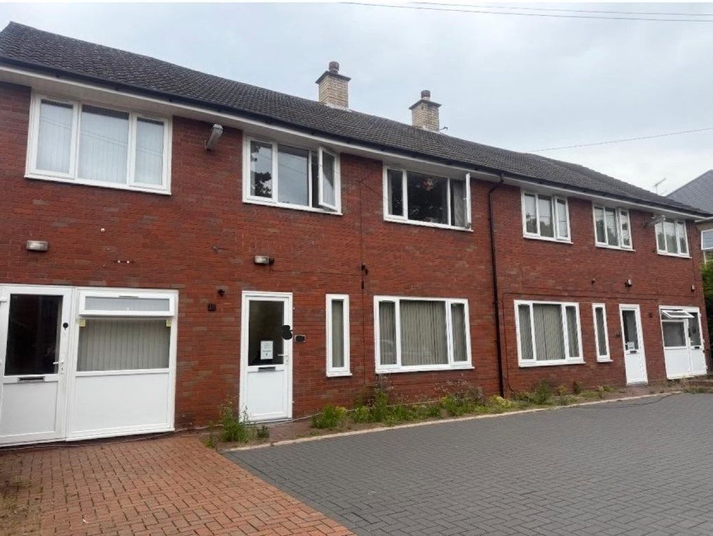 Property photo 1 of 6 8 Self Contained Flats To Let - Available From 8th March 2026