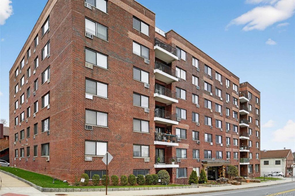 Property photo 1 of 31