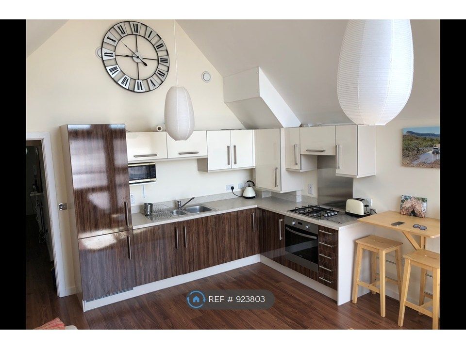 Property photo 2 of 7 Kitchen