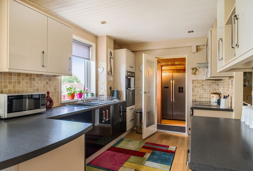 Property photo 3 of 15 Kitchen