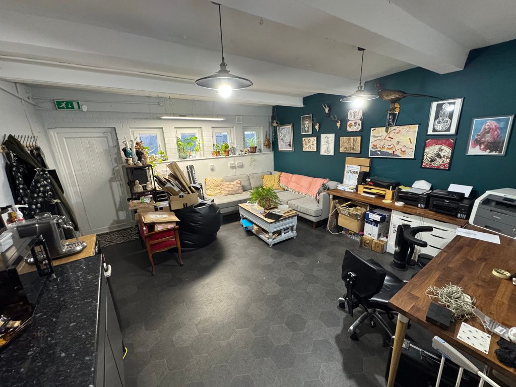 Property photo 2 of 11 Photo 2