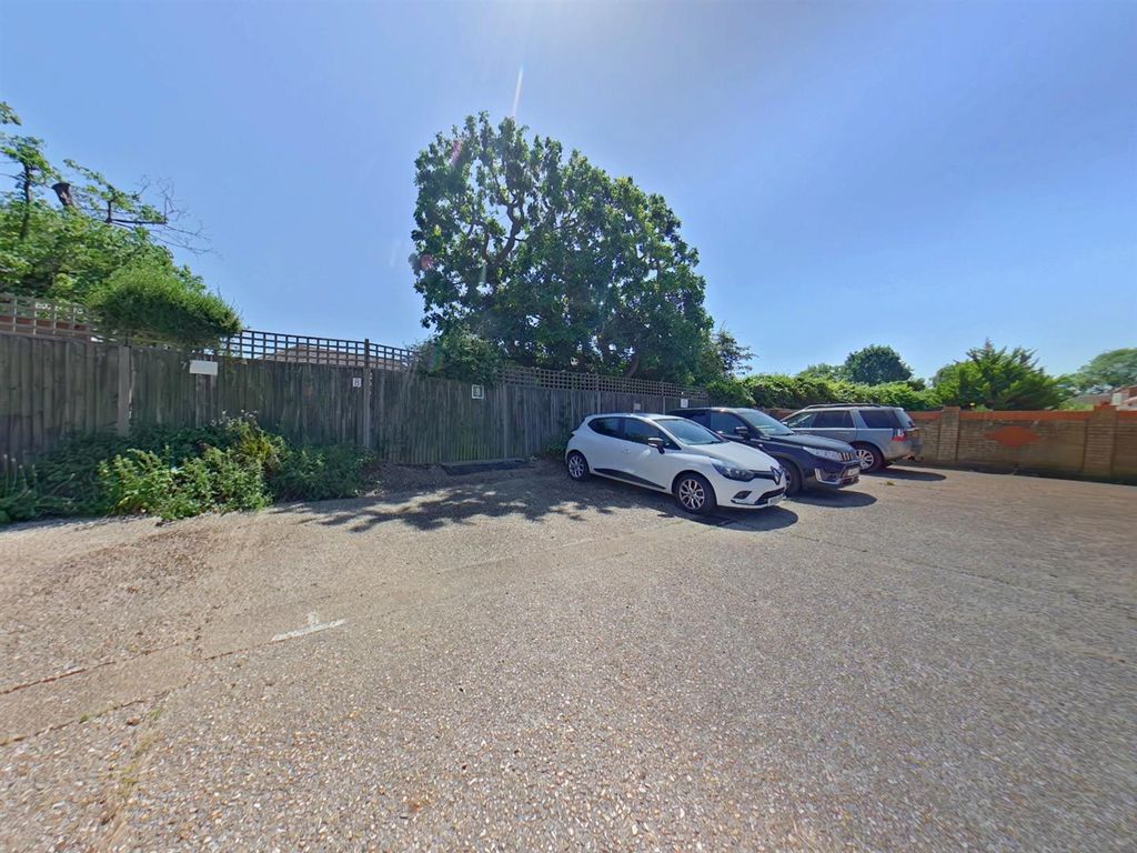 Property photo 3 of 18 Parking Space.Jpg