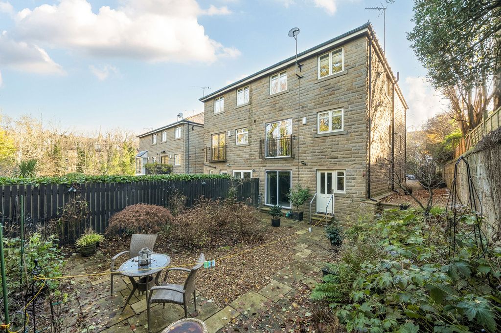 Property photo 3 of 23