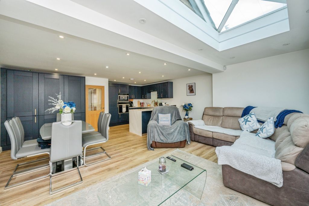 Property photo 2 of 18 Open Plan Living Space