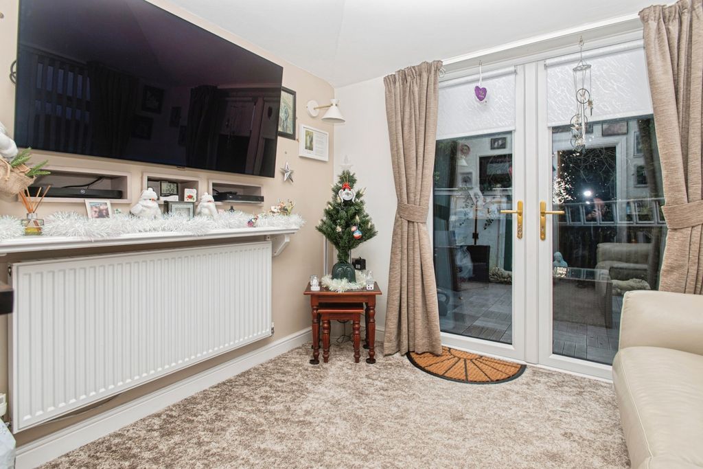 Property photo 3 of 12 Photo