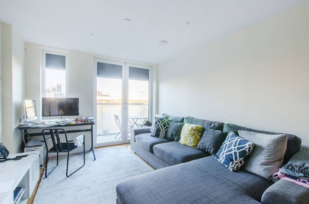 Property photo 2 of 8