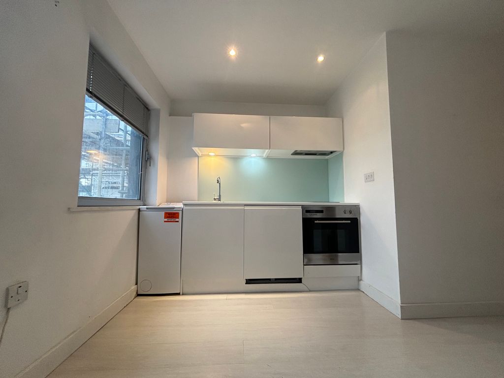 Property photo 3 of 7 Img_3405