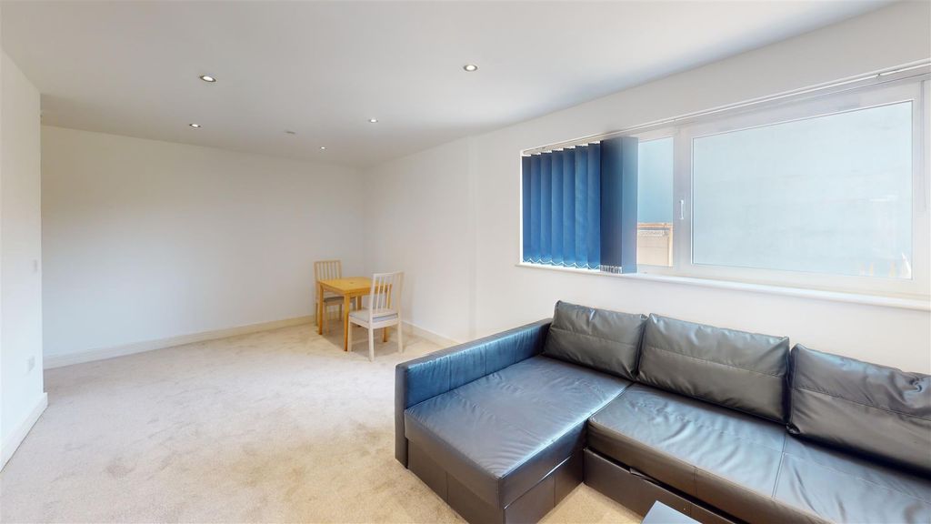 Property photo 2 of 5 6.Jpg